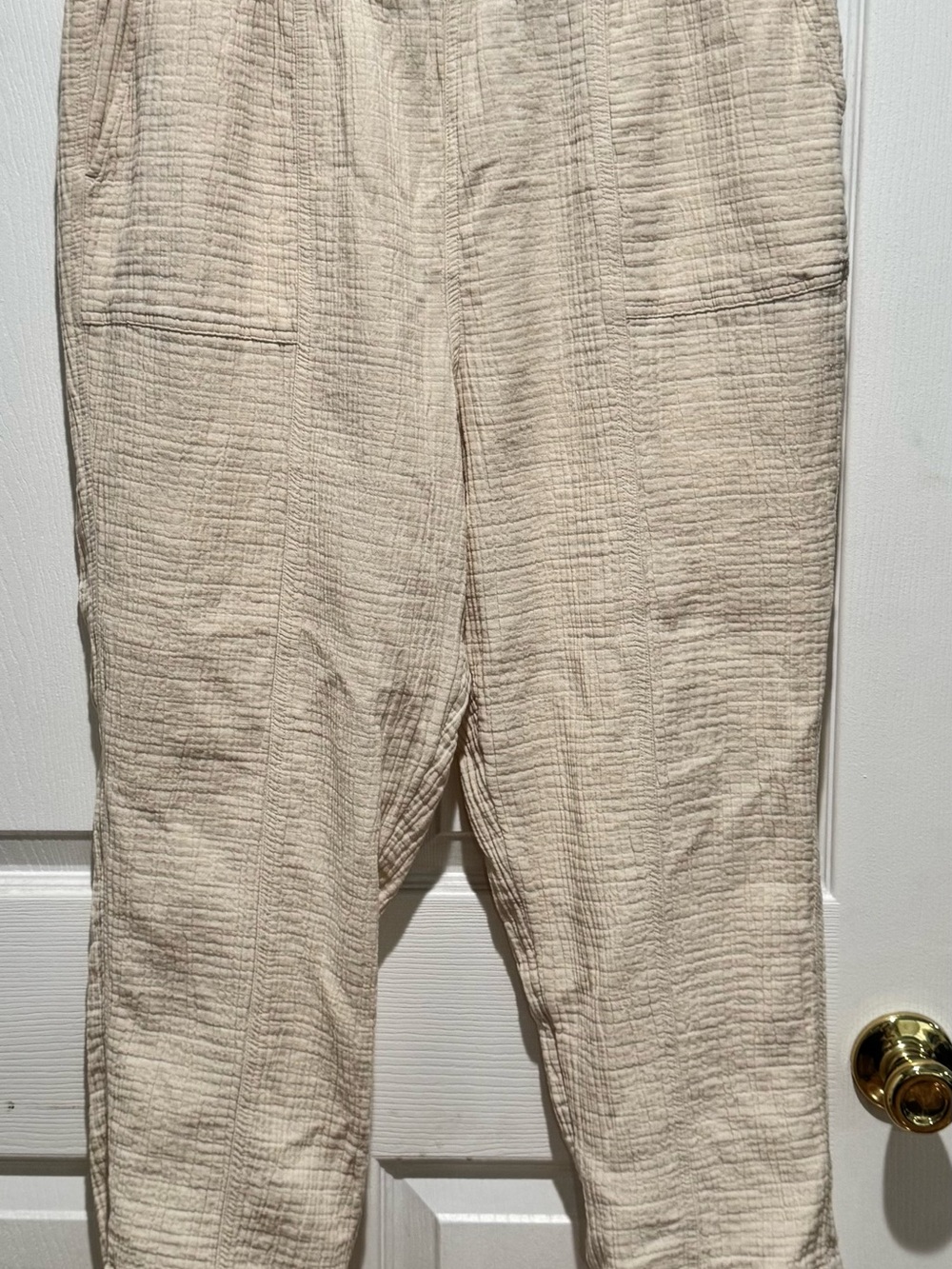 Womens gauze cropped pull on pants by Wonderly. Size XL. In EUC. Beige
